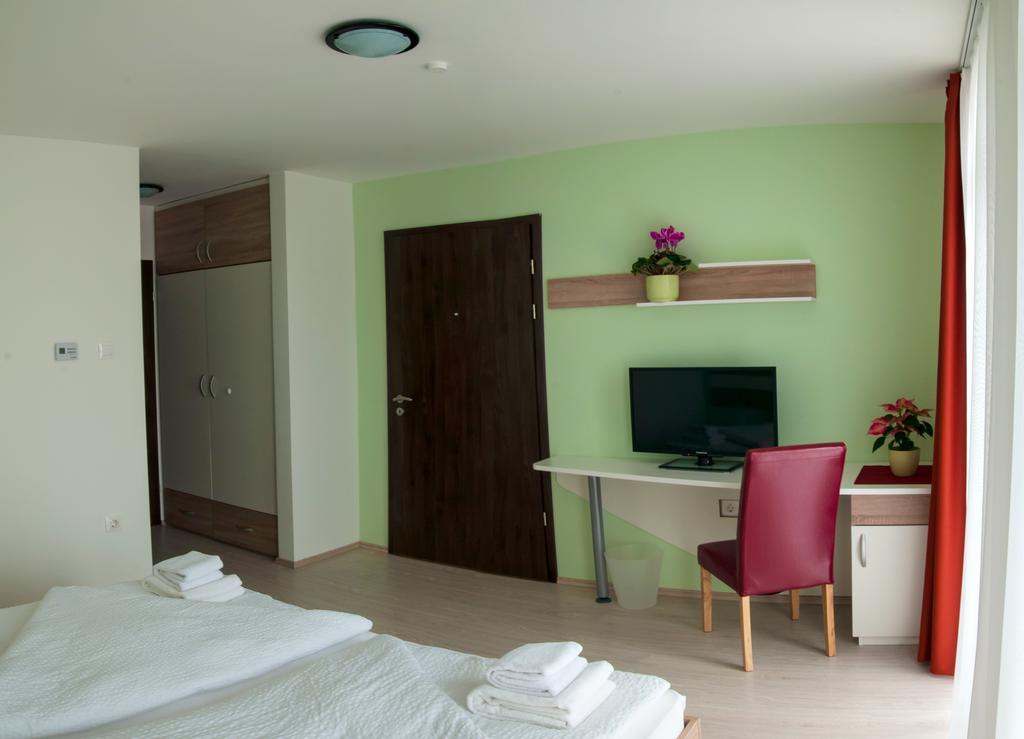 Hotel Pallone Balatonfured Room photo