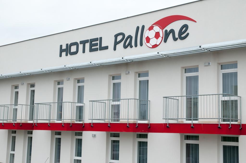 Hotel Pallone Balatonfured Exterior photo